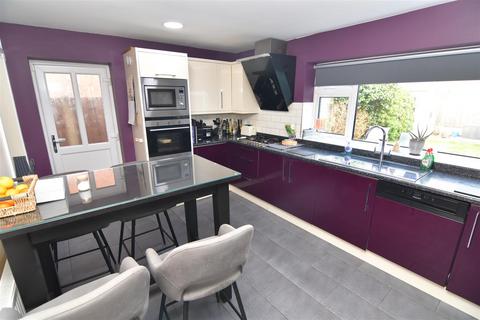 2 Bridgeman Croft, Birmingham, B36 0AF