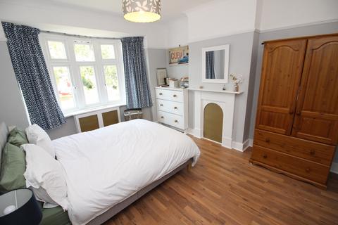 67 Bridgewood Road, Worcester Park, KT4 8XR