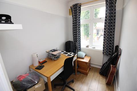 67 Bridgewood Road, Worcester Park, KT4 8XR