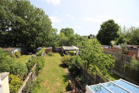 67 Bridgewood Road, Worcester Park, KT4 8XR