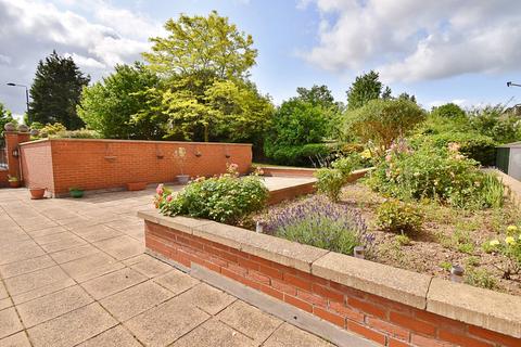 1 bedroom flat for sale, Rodings Court, The Avenue, Highams Park, London. E4 9RP
