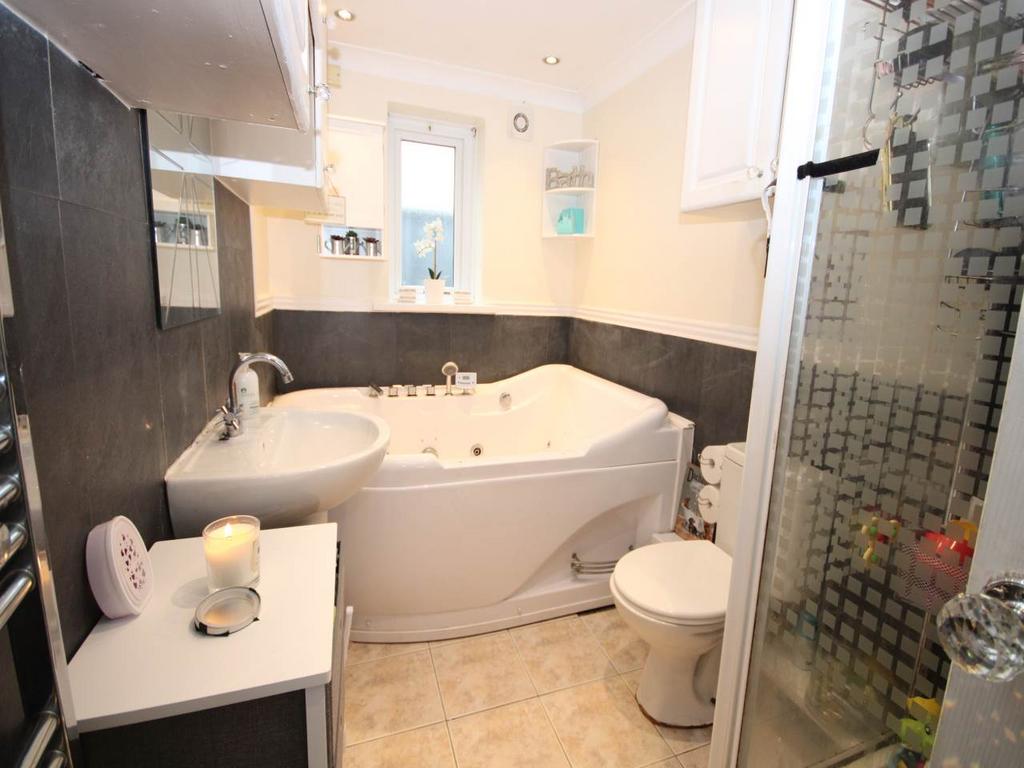 B ATHROOM