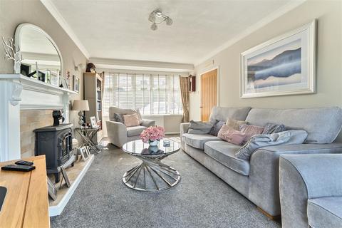 3 bedroom detached house for sale, Manor Avenue South, Kidderminster