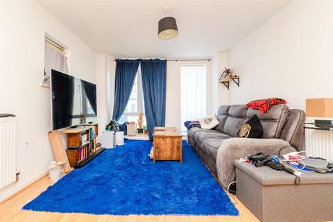 1 bedroom flat for sale, Springhead Parkway, Northfleet, Gravesend, Kent