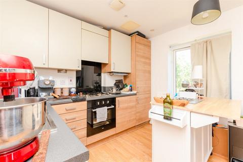 1 bedroom flat for sale, Springhead Parkway, Northfleet, Gravesend, Kent