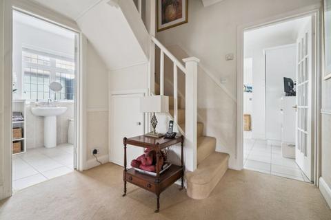 4 Ladbrook Close, Pinner, HA5 5LB