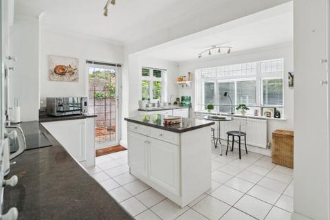 4 Ladbrook Close, Pinner, HA5 5LB
