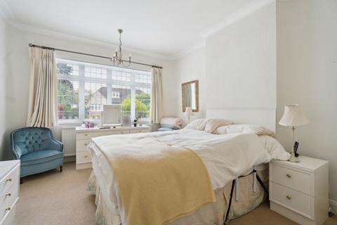 4 Ladbrook Close, Pinner, HA5 5LB