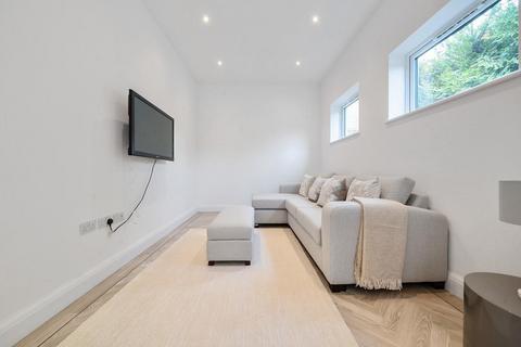 undefined, The Broadway, Mill Hill