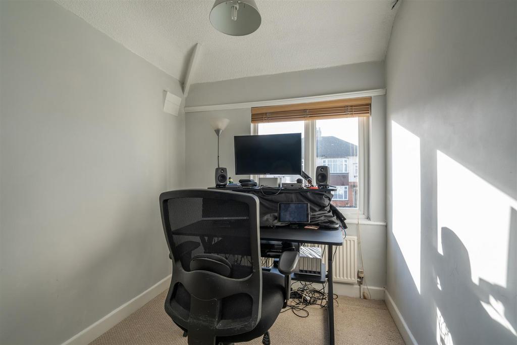 171 Ulverley Green Road, Olton, B92 8 AA DMS3013 12