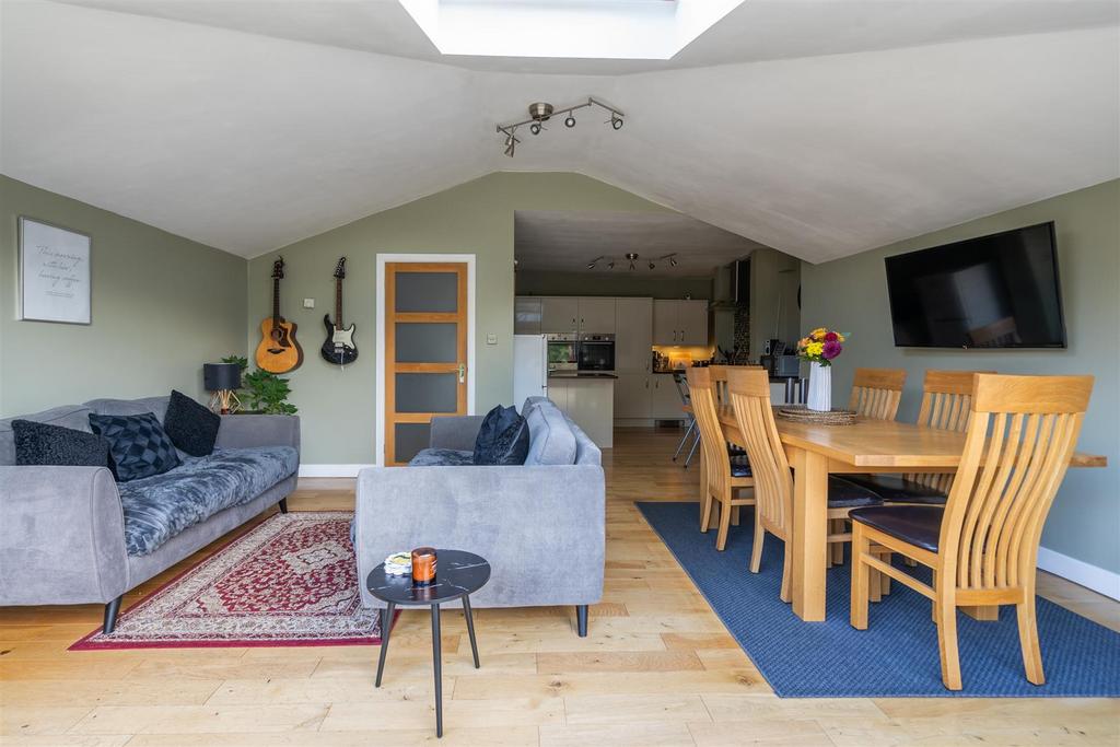 171 Ulverley Green Road, Olton, B92 8 AA DMS3013 10