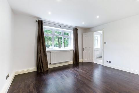 3 bedroom apartment for sale, Park Lawn, Farnham Royal, Slough, Buckinghamshire, SL2