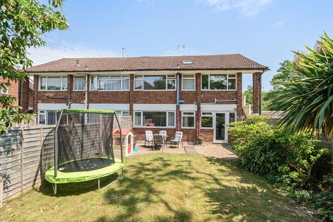 1 Cedar Way, Sunbury-on-thames, TW16 7BL