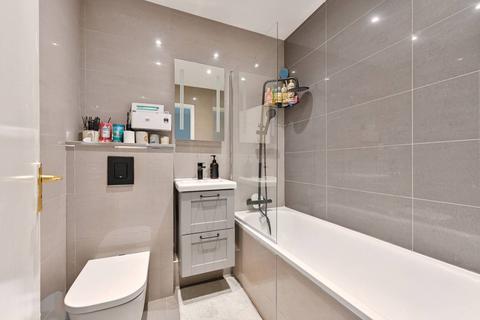 2 Daniel Close, London, SW17 9DD