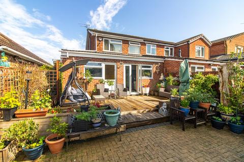 4 bedroom semi-detached house for sale, Colby Drive, Thurmaston, Leicester, LE4