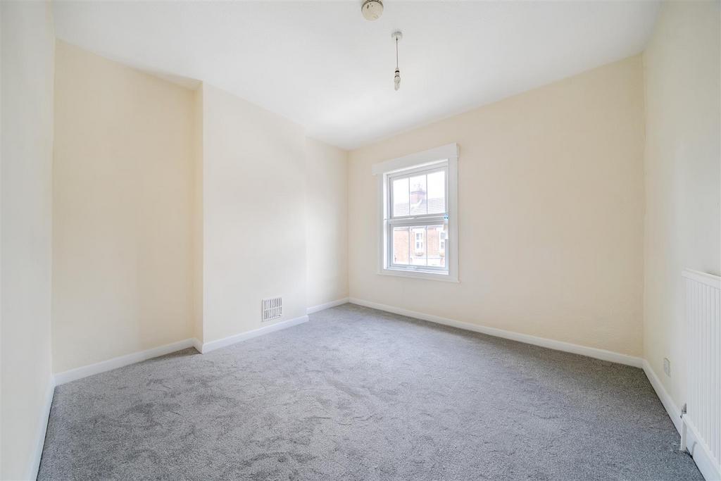 Bedroom 1 h.jpg