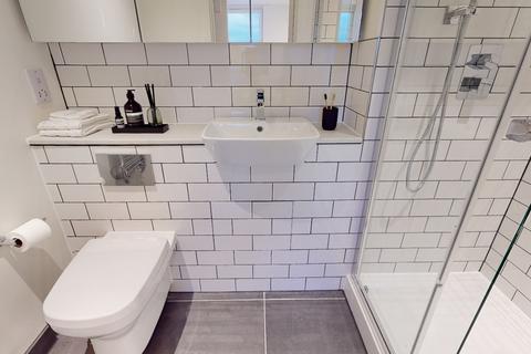 2 bedroom flat to rent, Dumballs Road