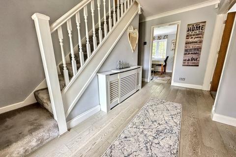 4 bedroom detached house for sale, Ferndown