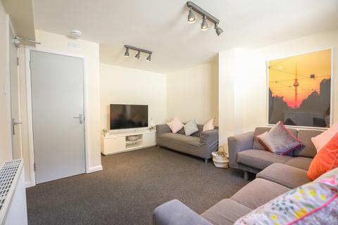 9 bedroom house of multiple occupation to rent, Hawkhurst Road, Brighton BN1