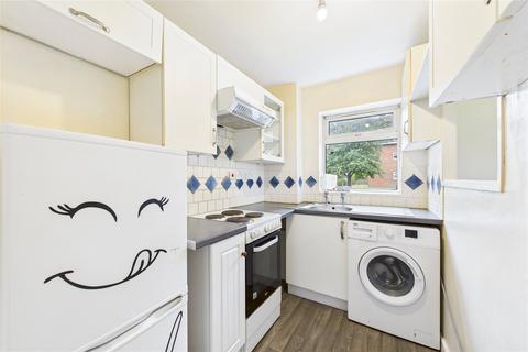 1 bedroom apartment for sale, Bartons Way, Farnborough, Hampshire, GU14