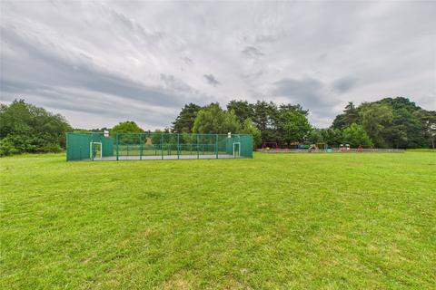 1 Bartons Way, Farnborough, GU14 9LL