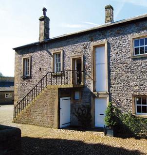 Property to rent, Stable Courtyard Skipton BD23 3AE