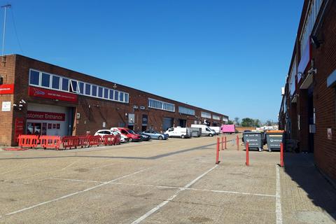 Warehouse to rent, Lanrick Rd London E14 0JP