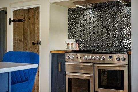 4 bedroom farm house for sale, Twyford Lane, Oswestry SY11