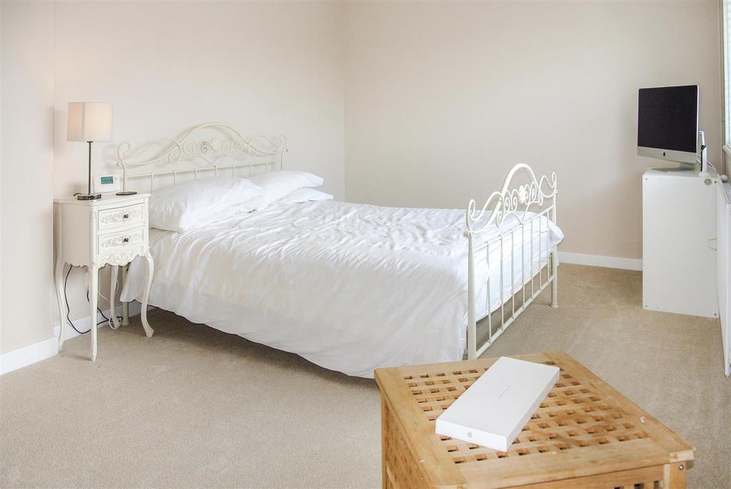 Bed 1b.JPG