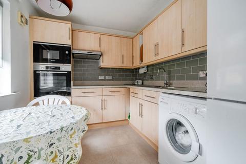 2 bedroom maisonette for sale, Gershwin Court, Basingstoke, RG22 4NN