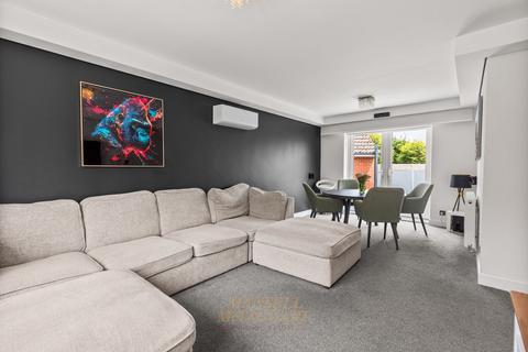 undefined, Bayhams Field, East Grinstead RH19