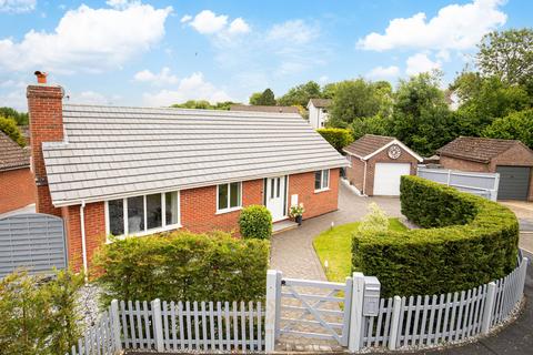 3 bedroom detached bungalow for sale, Bayhams Field, East Grinstead RH19