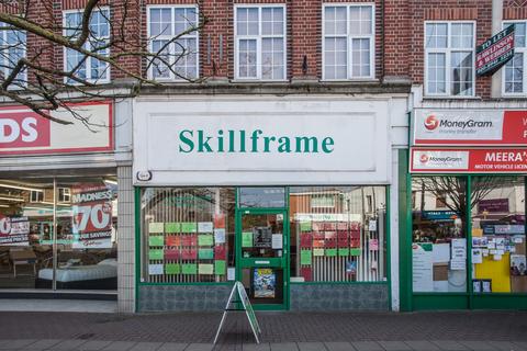 Retail property (high street) to rent, 138 Walton Rd East Molesey KT8 0HP
