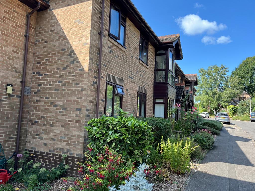 Front aspect (apartment not shown)