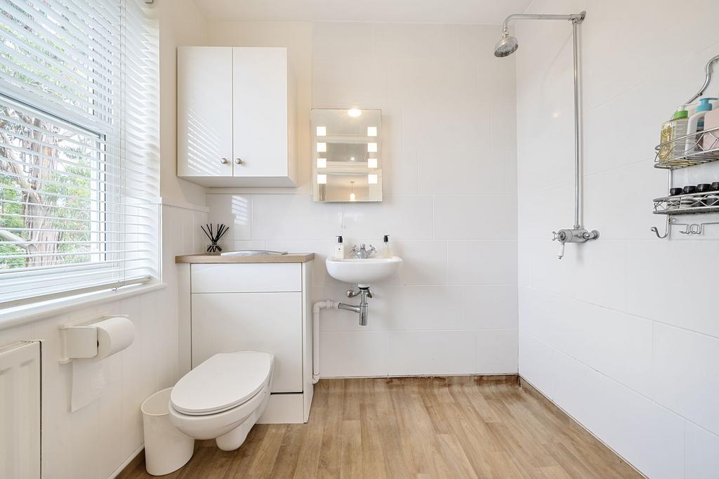 2nd Bathroom
