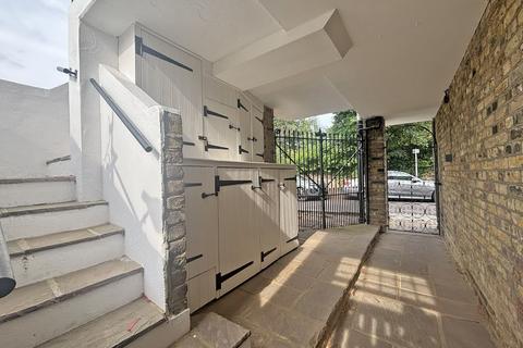 2 bedroom duplex for sale, Ham Common, Richmond, TW10