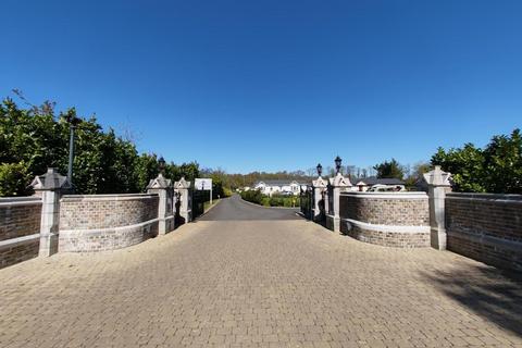 undefined, Victoria Gardens, Barkham Ride, Finchampstead