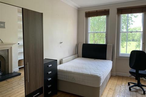 3 bedroom flat to rent, St Clements Mansions, Lillie Road