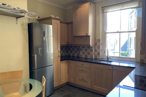 3 bedroom flat to rent, St Clements Mansions, Lillie Road