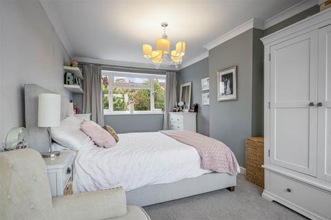 18 Brook End Close, Henley-in-arden, B95 5JE