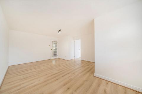 2 bedroom flat for sale, Massingberd Way, London SW17