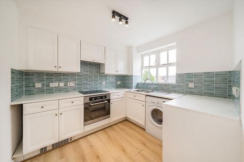 2 bedroom flat for sale, Massingberd Way, London SW17