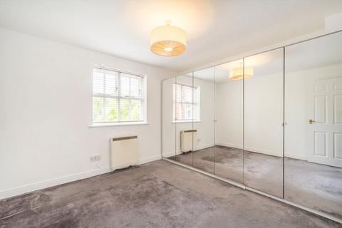 2 bedroom flat for sale, Massingberd Way, London SW17
