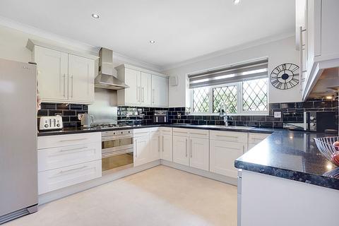 4 bedroom detached house for sale, Middleton Close, Gillingham ME8