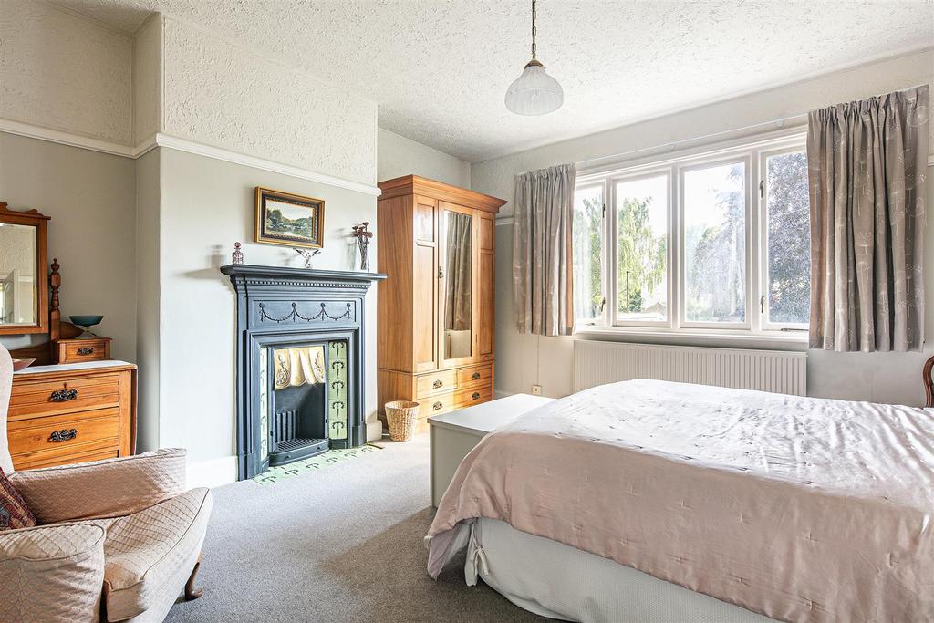 Principal bedroom