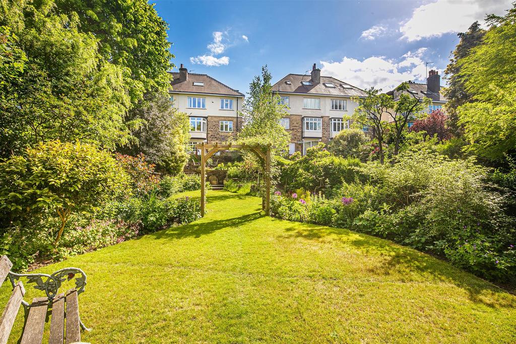 Garden and rear