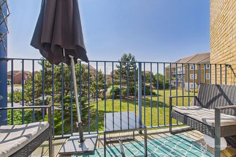 2 bedroom flat for sale, St. Kitts Drive, Eastbourne BN23