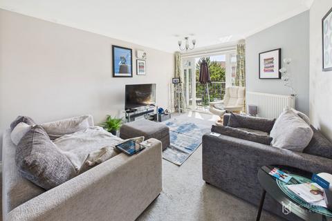 2 bedroom flat for sale, St. Kitts Drive, Eastbourne BN23