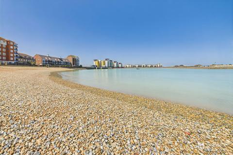2 bedroom flat for sale, St. Kitts Drive, Eastbourne BN23