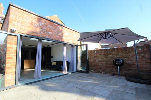30 Lewisham Road, Gloucester, GL1 5EL